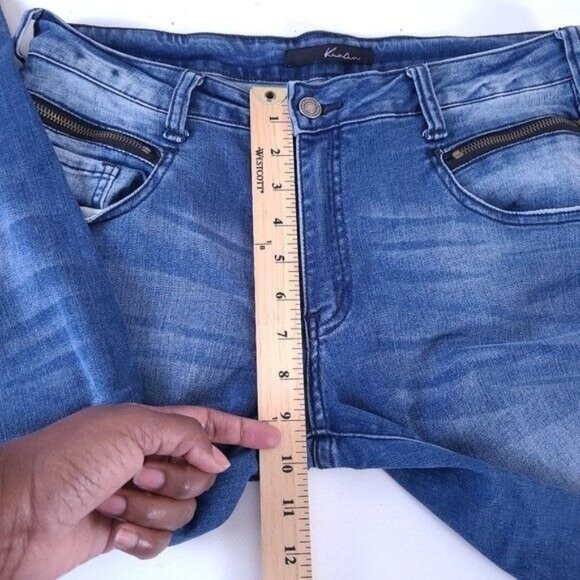 KanCan Mid Rise Skinny Distressed Zippered Pocket Jeans Size 30 - Picture 5 of 10